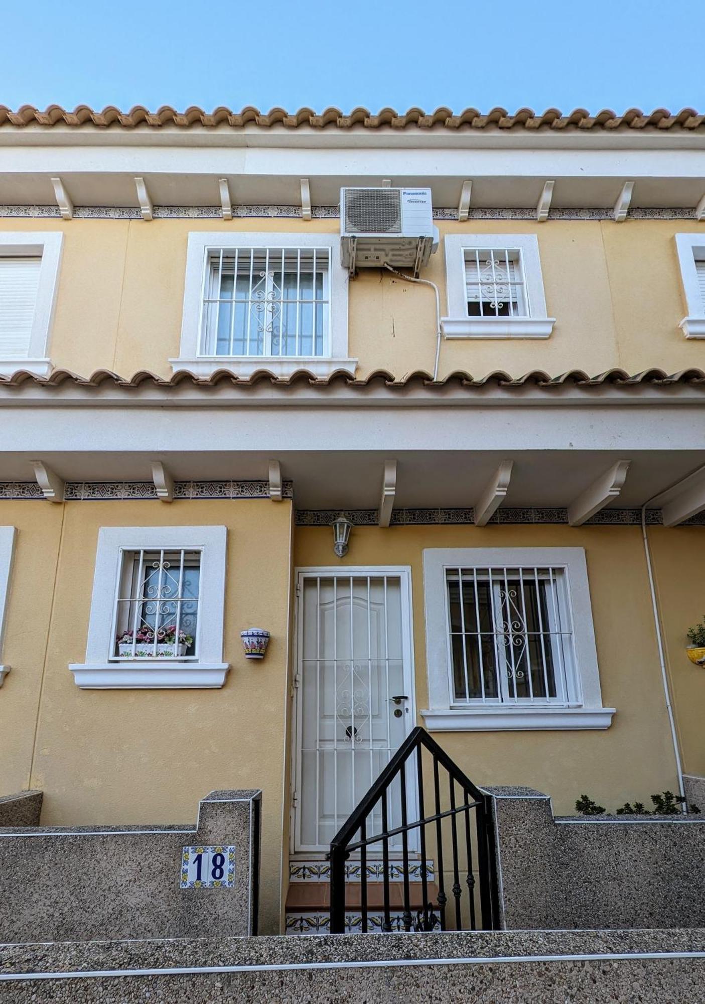 2 Bedroom Algorfa Townhouse With Pool Castillo de Montemar Екстер'єр фото